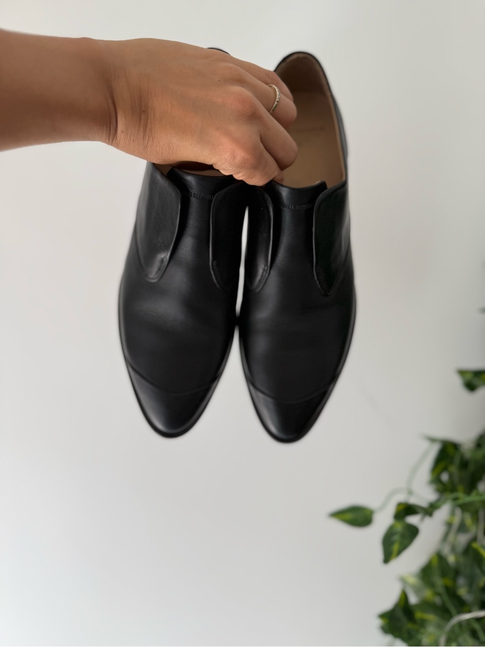 Royal RepubliQ PRIME DERBY NO LACE 201 minimalist leather shoe | BLACK - Picture 5 of 12